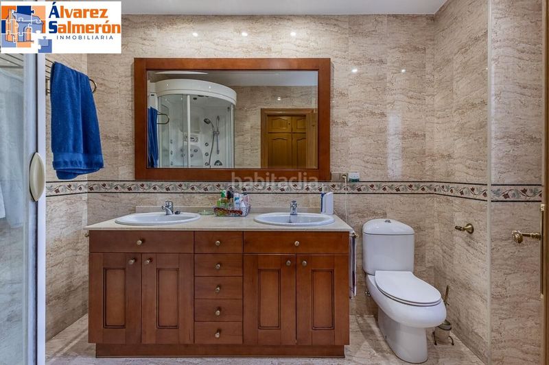 Foto d62b85af-b5d5-4edb-b6e6-b2f17a3006fb. Casa aparellada amb aparcament piscina a Fígares Granada