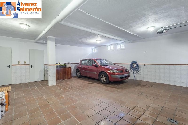 Foto d8f3d9d7-8c18-4336-87af-952e07f6aeee. Casa aparellada amb aparcament piscina a Fígares Granada