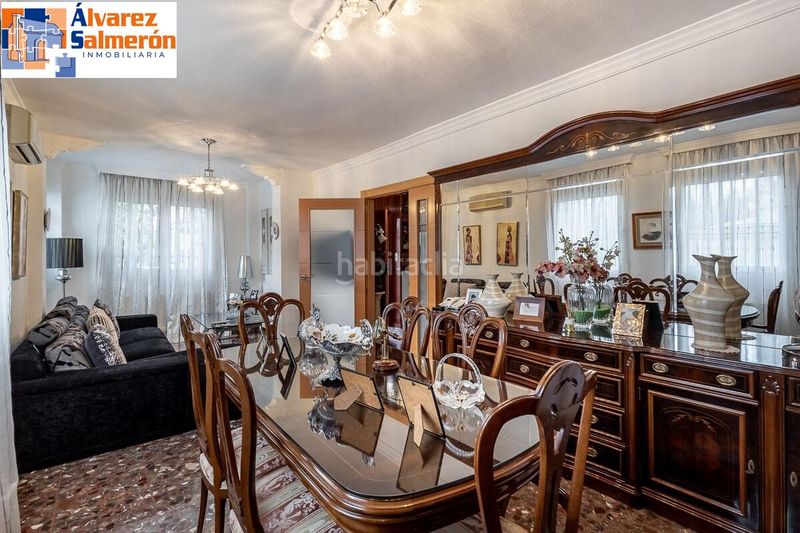 Foto 0ab90a5c-02c8-4482-ade0-bd336fcbd195. Casa amb aparcament a Bola de Oro Granada