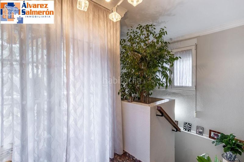 Foto 4ae6e9f1-1003-40cd-8cd3-2c19ccbe6d8a. Casa amb aparcament a Bola de Oro Granada