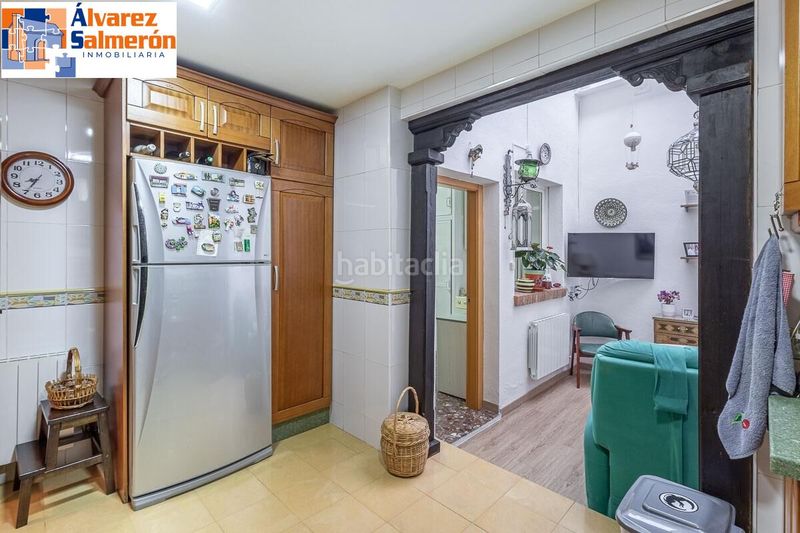 Foto 4bbb1ca3-8fdc-4b3f-b7c6-b0d9a4a4658b. Casa amb aparcament a Bola de Oro Granada