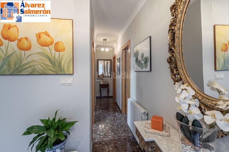 Foto 632c0983-70b2-4dae-8039-ffe27df971d2. Casa amb aparcament a Bola de Oro Granada