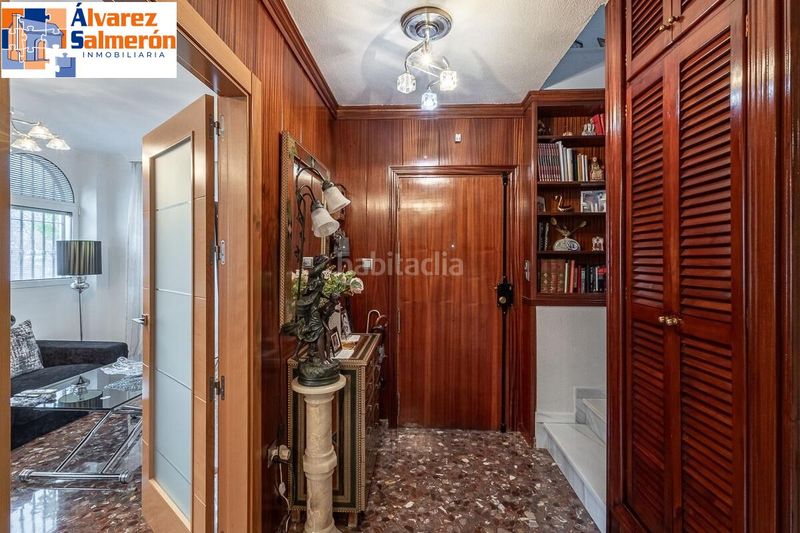 Foto cd49d96a-2010-432a-9762-6f66b422f39d. Casa amb aparcament a Bola de Oro Granada