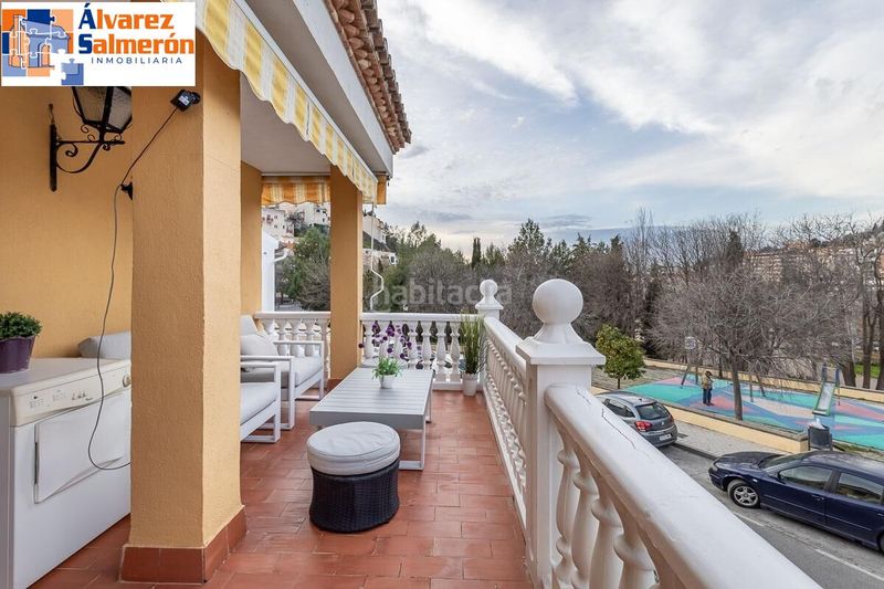 Foto dbd8bd79-6862-4c77-8920-a9fc5e480cf7. Casa amb aparcament a Bola de Oro Granada