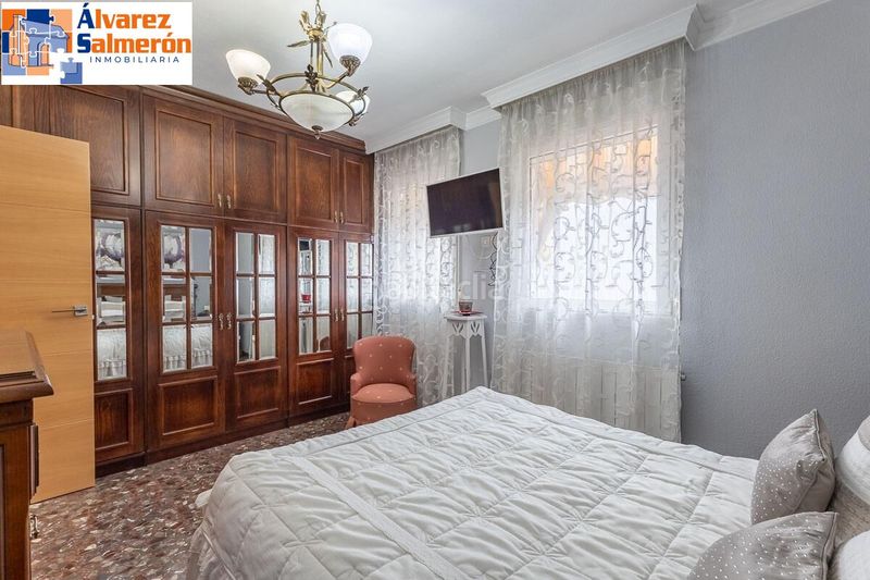 Foto e92bc593-0396-4cb1-b3e2-0c6d2379bcfc. Casa amb aparcament a Bola de Oro Granada