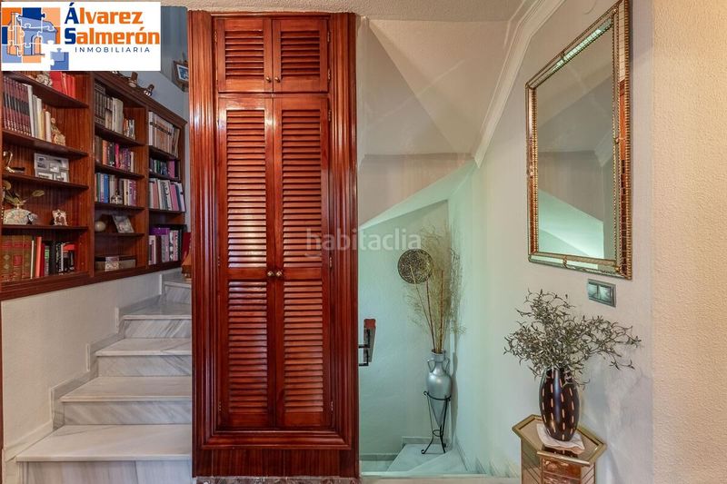 Foto ea99e983-2f80-413b-9e6f-79b246e3493f. Casa amb aparcament a Bola de Oro Granada