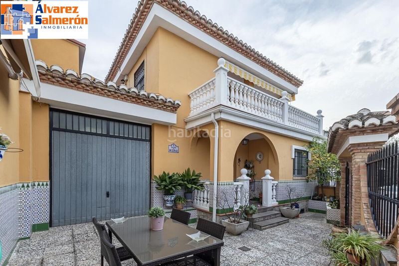 Foto f5ab72e8-7743-4ba5-a9b9-c4f931568497. Casa amb aparcament a Bola de Oro Granada