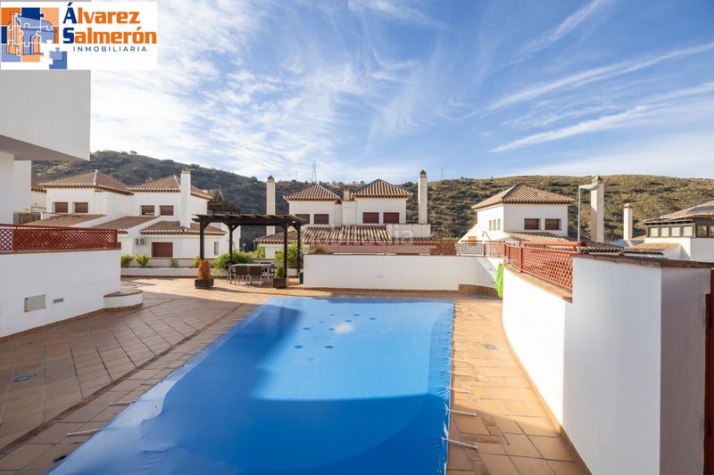 Foto 806d5379-f930-4707-9232-16ae82c13021. Xalet amb calefacció aparcament piscina a Crta. De la Sierra Granada