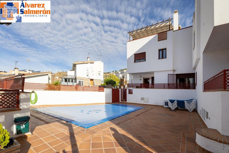 Foto e8d2e6c9-0674-4c99-9325-e3828ea5edac. Xalet amb calefacció aparcament piscina a Crta. De la Sierra Granada