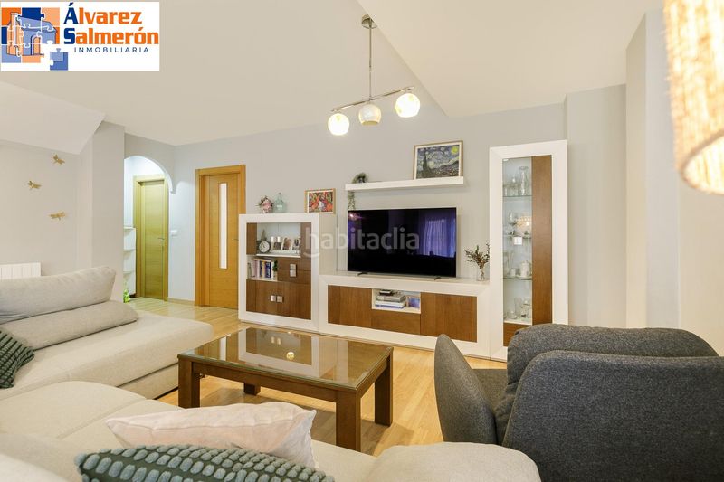 Foto d3eb09c3-19ed-44a0-a8ef-d2dbc79eba0a. Casa a schiera con riscaldamento parcheggio in Casco Histórico Churriana de la Vega