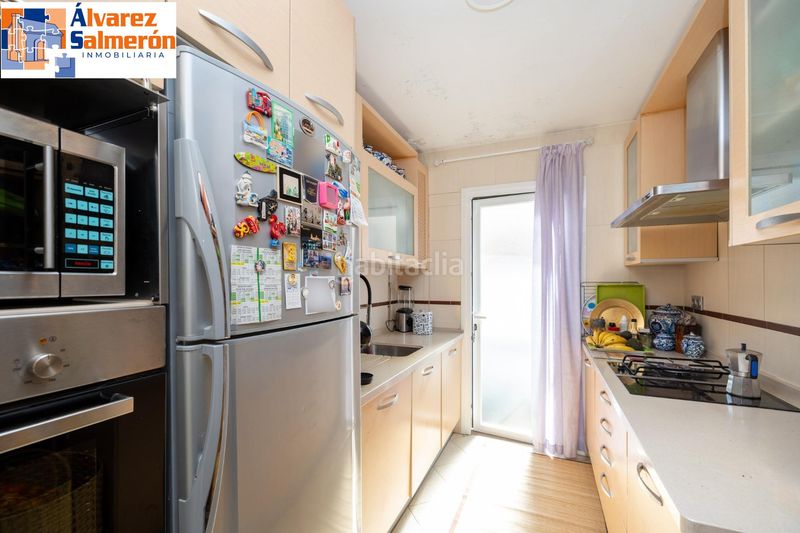 Foto 21c56452-e34e-43f0-bd31-5e6991fff8ae. Casa aparellada amb piscina a Peligros