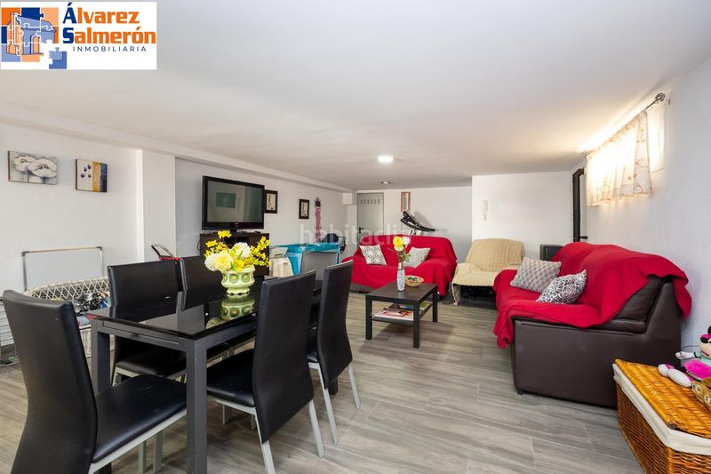 Foto 4e810331-28a1-45b7-90ad-b8da238c557a. Casa aparellada amb piscina a Peligros