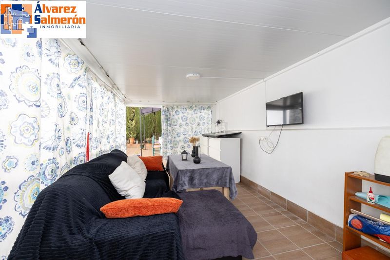 Foto 6b5b4e83-758c-4980-8e33-5c2a099f515c. Casa aparellada amb piscina a Peligros