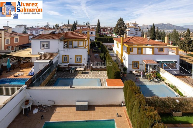 Foto 79362596-0a3d-40e0-88be-b00b24bde486. Casa aparellada amb piscina a Peligros