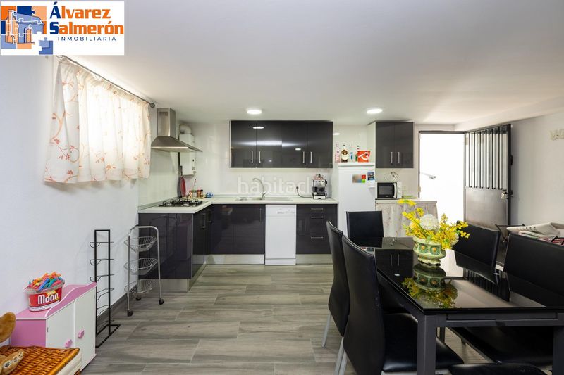 Foto 79f021c7-41c8-4b94-ba8c-4d2b28c27927. Casa aparellada amb piscina a Peligros