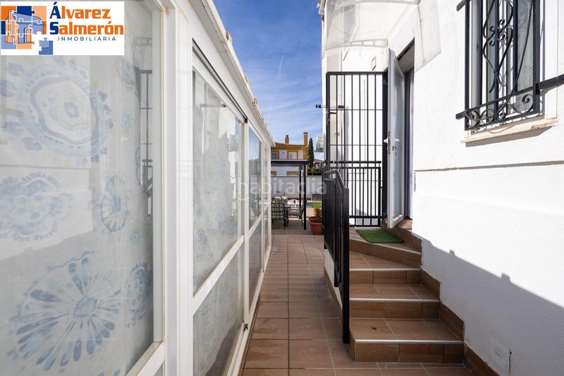 Foto 915ceffa-478a-43c0-8edf-39857f377511. Casa aparellada amb piscina a Peligros