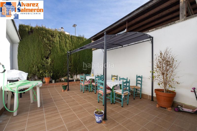 Foto 933474cd-ed80-4acd-9377-5f2ffef9b9dd. Casa aparellada amb piscina a Peligros