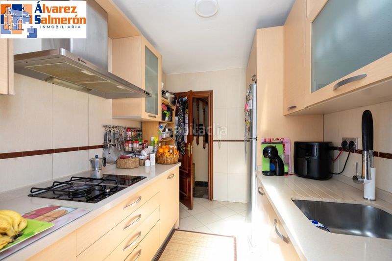 Foto a963f234-5f5c-4b96-85cf-5189067e415b. Casa aparellada amb piscina a Peligros