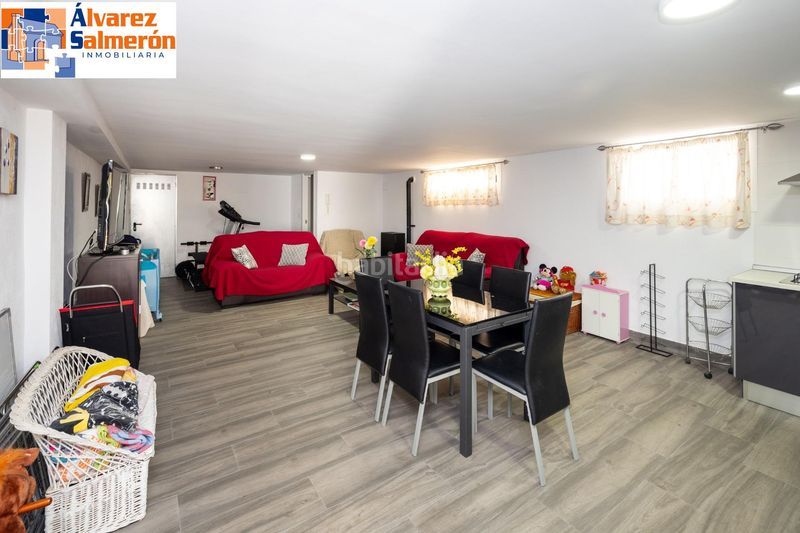 Foto b8db22b0-3259-4cc9-92b3-8255d9cd1c86. Casa aparellada amb piscina a Peligros