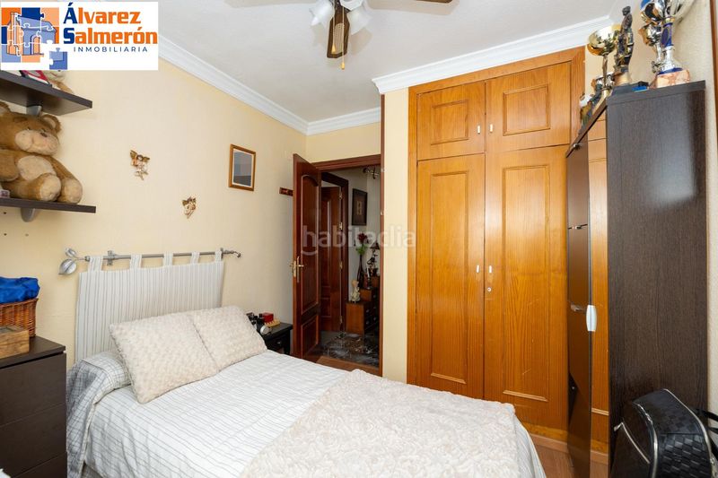 Foto b98d564b-407a-450a-b2ef-a34399662a78. Casa aparellada amb piscina a Peligros