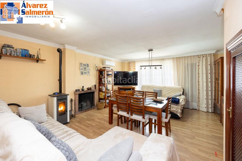 Foto c5c1aa76-7ea5-43ae-829d-1bb6dab4225f. Casa aparellada amb piscina a Peligros