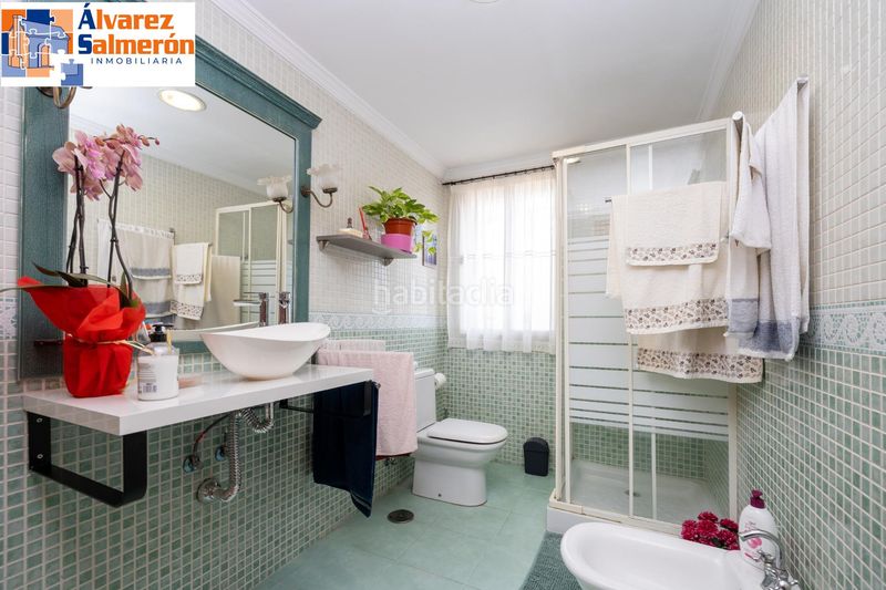 Foto d3c6e69d-d617-4fa6-9a55-4a115c6572e0. Casa aparellada amb piscina a Peligros