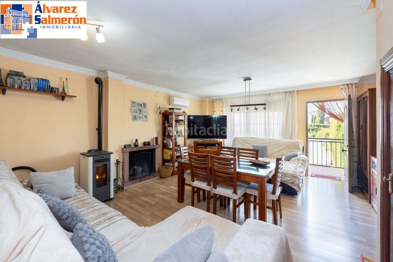 Foto eae528ab-dda5-4398-99e0-51f16eeec5b1. Casa aparellada amb piscina a Peligros