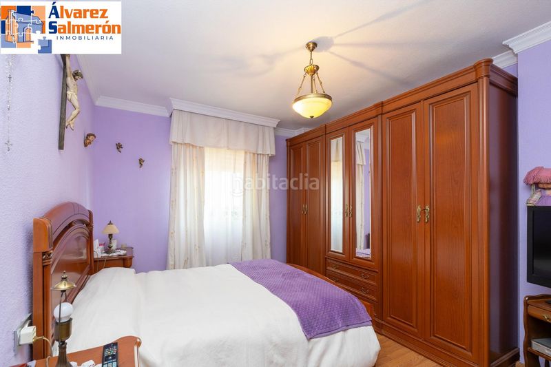 Foto f66cfe4c-231a-461d-9403-cdd651ce2d1f. Casa aparellada amb piscina a Peligros