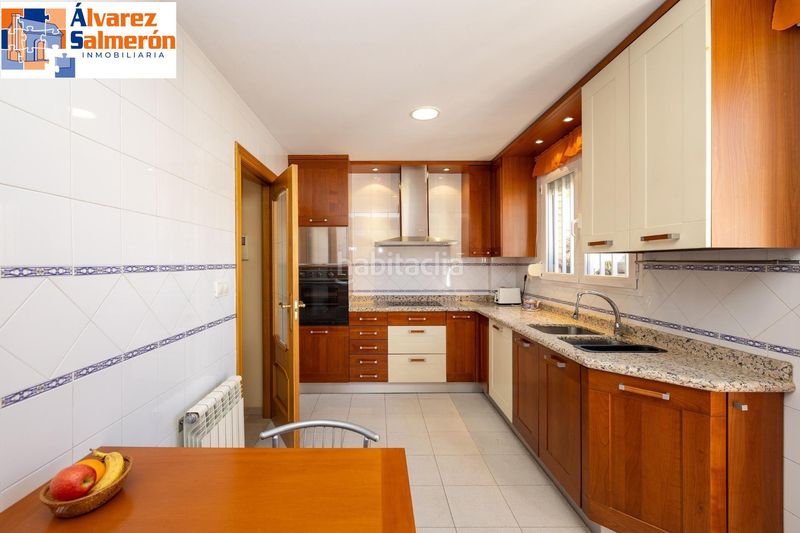 Foto 87737982-70b9-4d63-bc44-49d7abc58832. Casa adossada amb calefacció aparcament a San Ildefonso Granada