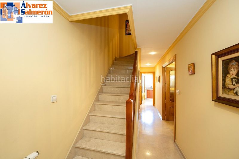 Foto a8789f0b-1cdc-48f8-b450-4df3e1fe852e. Casa adossada amb calefacció aparcament a San Ildefonso Granada