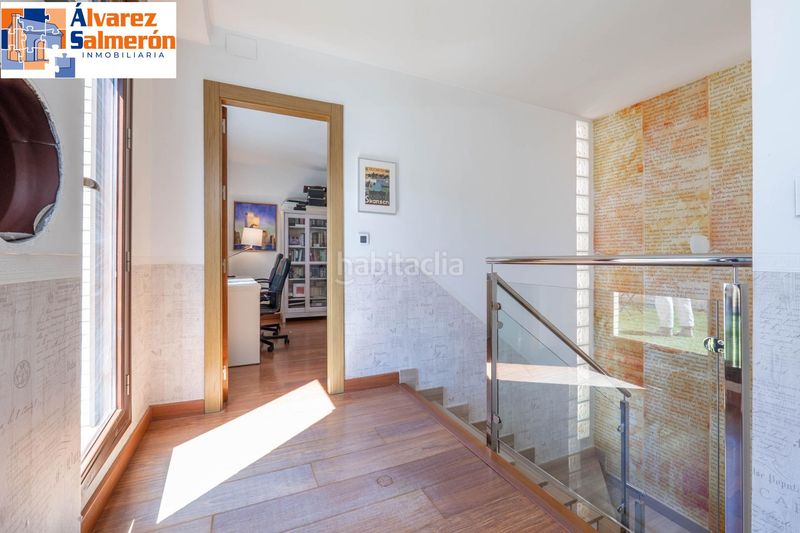 Foto a1659165-3c34-41e0-8a91-a5043ac4f1c2. Casa adossada amb aparcament a Crta. De la Sierra Granada