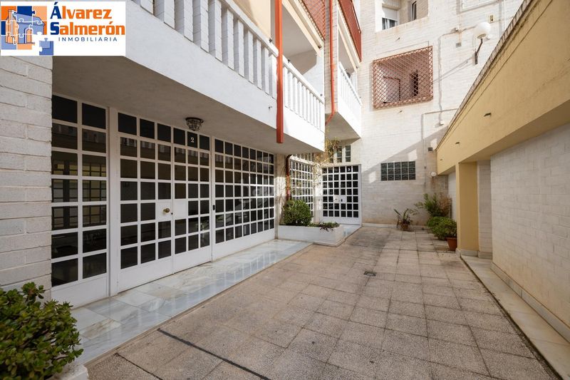 Foto 9dfb7b9a-39bc-4b57-ba45-ab43694dcb2c. Pis amb aparcament a San Matías - Realejo Granada