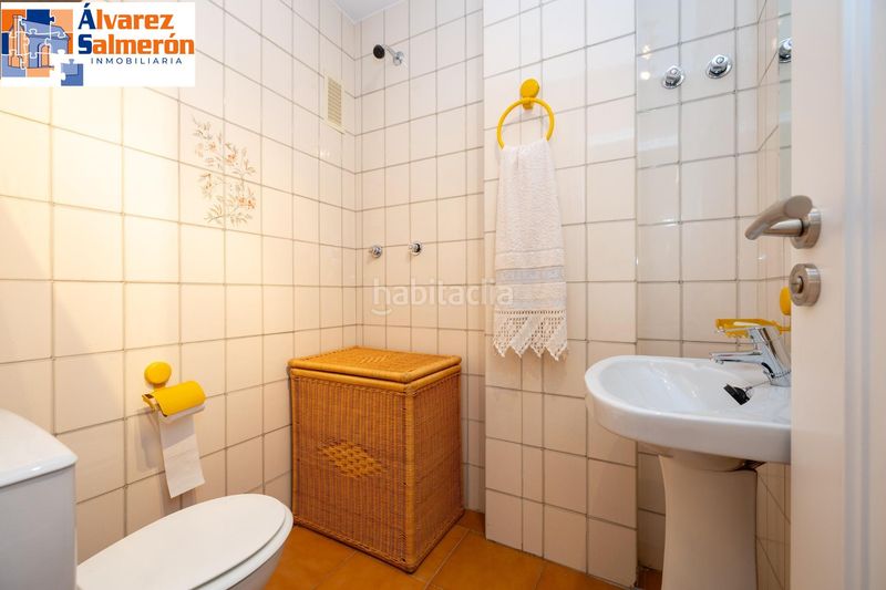 Foto a6a89464-a671-430b-a640-189ce202f33e. Pis amb aparcament a San Matías - Realejo Granada