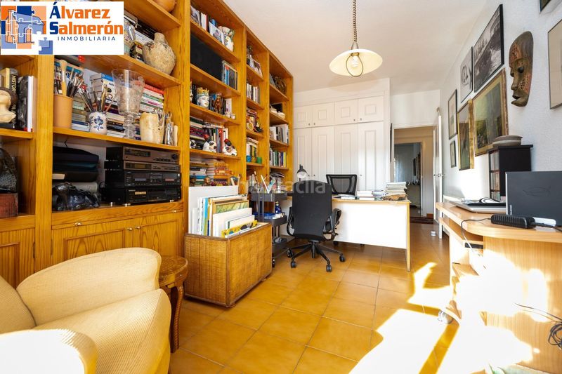 Foto b5bd8c03-4e42-473e-ad6d-0136e2f977aa. Pis amb aparcament a San Matías - Realejo Granada