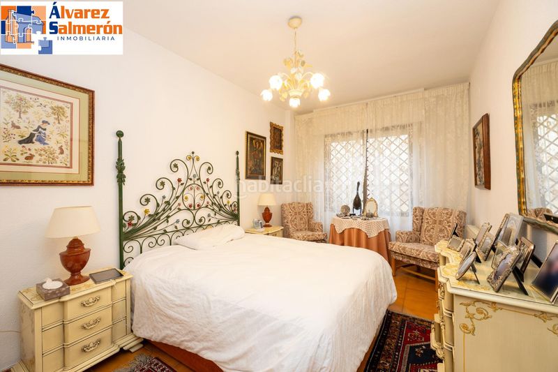 Foto c5e848b2-4f17-43cb-a7c1-352972f42185. Pis amb aparcament a San Matías - Realejo Granada