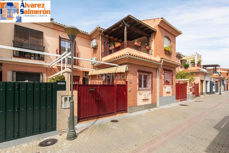 Foto 76c7ffe2-bd6d-418f-9478-da249b2e34f6. Casa adossada amb aparcament a Angustias - Chana - Encina Granada