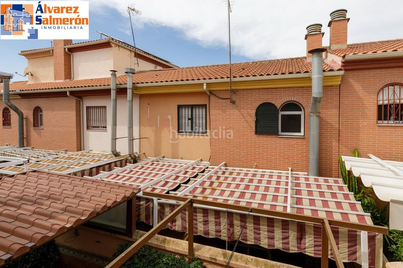 Foto 89ab6e7f-5ed0-4592-bc20-1e013ebb12d2. Casa adossada amb aparcament a Angustias - Chana - Encina Granada