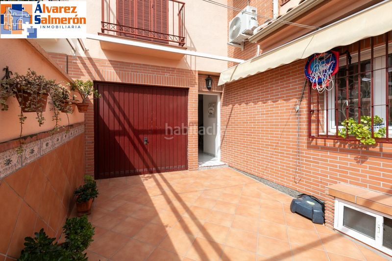 Foto b81a4349-bcac-46a6-b748-6140ac4b1fe5. Casa adossada amb aparcament a Angustias - Chana - Encina Granada