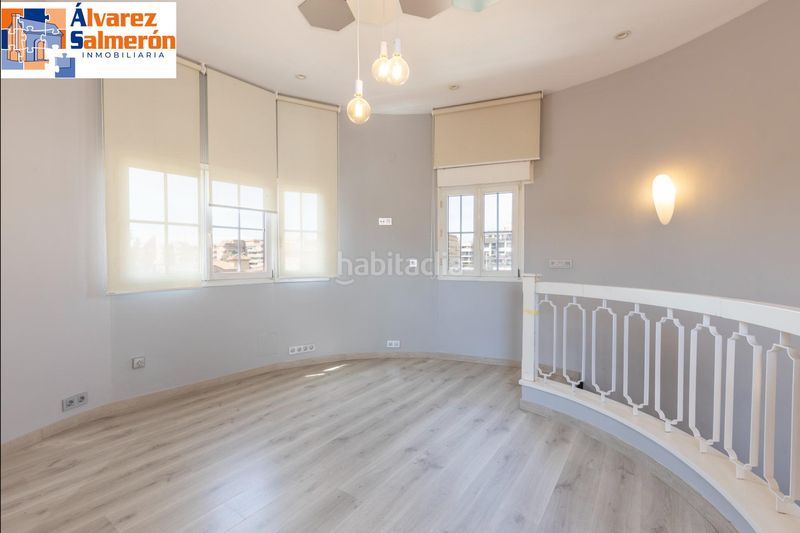 Foto 129db155-a4f5-4247-89e8-ff3bdfede48b. Casa amb aparcament piscina a Barrio de Zaidín Granada