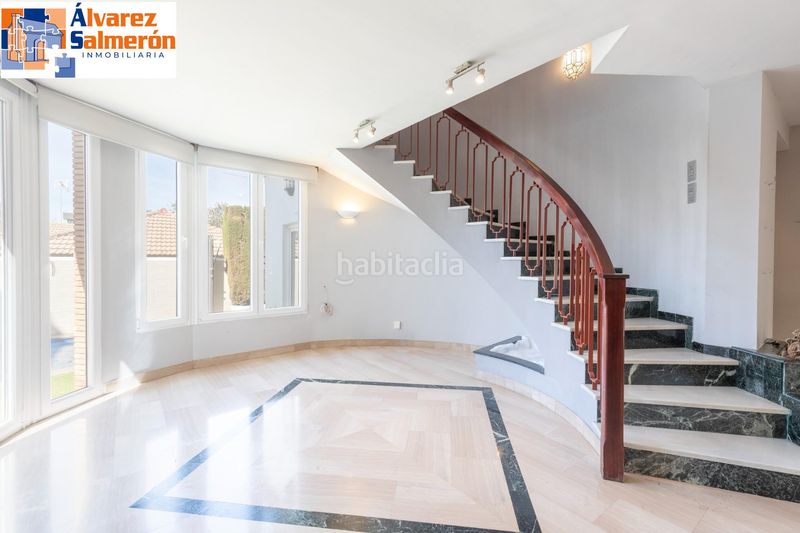 Foto 4366bcd9-9f48-4c58-8529-d00cee8a1ad0. Casa amb aparcament piscina a Barrio de Zaidín Granada