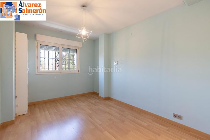 Foto 6fdd0797-5a7f-4798-a018-adf2da8fc001. Casa amb aparcament piscina a Barrio de Zaidín Granada