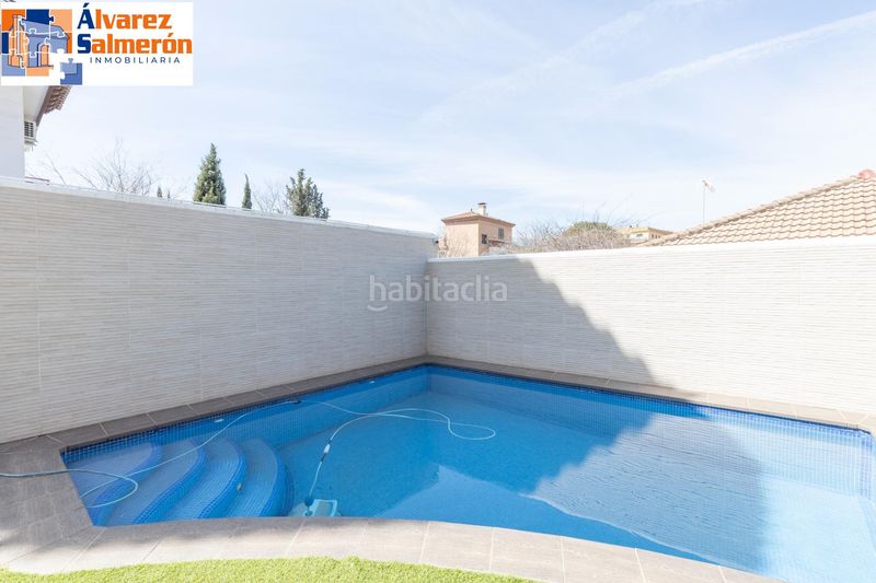 Foto 96d29a6d-1d60-4a81-9e43-924a79a62431. Casa amb aparcament piscina a Barrio de Zaidín Granada