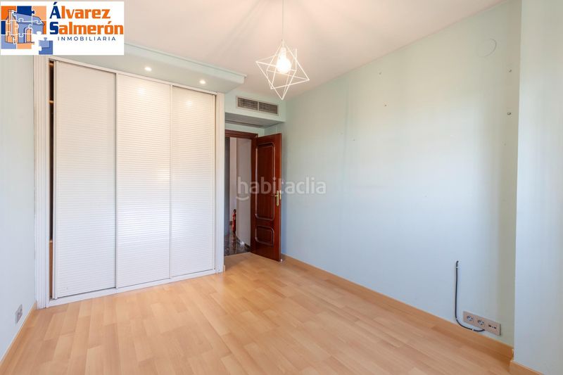 Foto a66b211a-4f1f-4344-a76f-c5b010a65429. Casa amb aparcament piscina a Barrio de Zaidín Granada