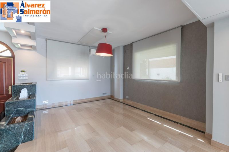 Foto c466cfe9-9ac7-4e31-b91d-ffc273e5dde7. Casa amb aparcament piscina a Barrio de Zaidín Granada