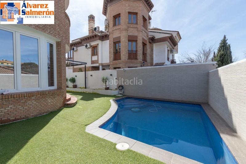 Foto c6e5c9fc-2c8c-4f6f-8ddb-2f384b842dcc. Casa amb aparcament piscina a Barrio de Zaidín Granada