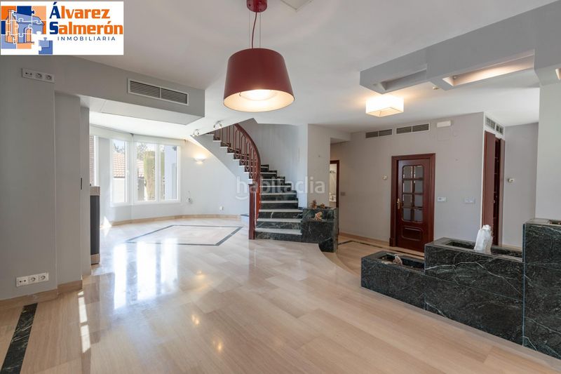 Foto cac89351-1eb3-429d-aa88-e34192866f76. Casa amb aparcament piscina a Barrio de Zaidín Granada