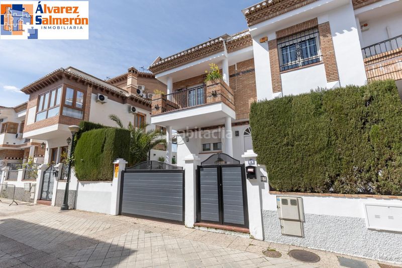 Foto d890fe67-8dcf-4e16-bdb4-f56bfb9a0828. Casa amb aparcament piscina a Barrio de Zaidín Granada