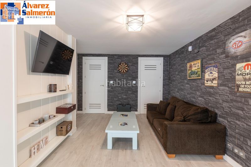 Foto f54da9d5-4dde-4a9a-867f-37f49b0d6dd2. Casa amb aparcament piscina a Barrio de Zaidín Granada