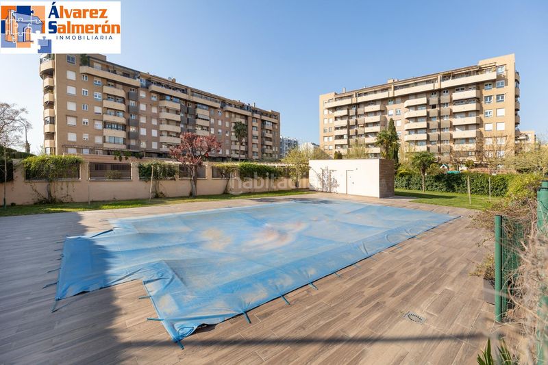Foto 172feda8-a2c6-454e-9434-5c947ee663d2. Pis amb calefacció aparcament piscina a Rosaleda - Juventud Granada