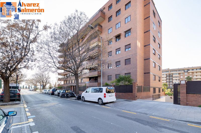 Foto 36cbe349-bc45-4bfd-a550-245019551828. Pis amb calefacció aparcament piscina a Rosaleda - Juventud Granada